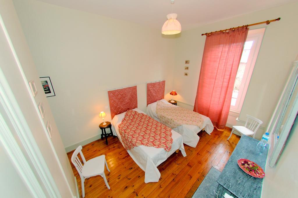 La Maison De Mariecamille Hotel Saint-Germain-Lembron Zewnętrze zdjęcie