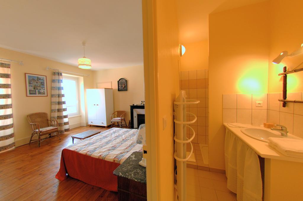 La Maison De Mariecamille Hotel Saint-Germain-Lembron Zewnętrze zdjęcie