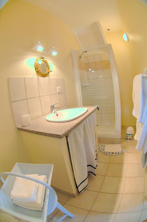 La Maison De Mariecamille Hotel Saint-Germain-Lembron Zewnętrze zdjęcie